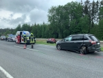 Schwerer Verkehrsunfall mit zwei beteiligten Fahrzeugen auf der LB2