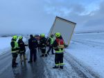 Schwierige LKW Bergung auf der L55