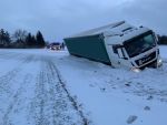 Schwierige LKW Bergung auf der L55