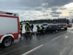 Fahrzeugbergung auf der LB2 vor dem Kreisverkehr