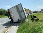 LKW-Bergung im Ortsgebiet von Göpfritz/Wild