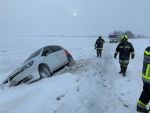 Fahrzeugbergung auf der schneebedeckten L55