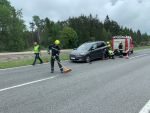 Schwerer Verkehrsunfall mit zwei beteiligten Fahrzeugen auf der LB2