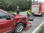 Schwerer Verkehrsunfall mit zwei beteiligten Fahrzeugen auf der LB2